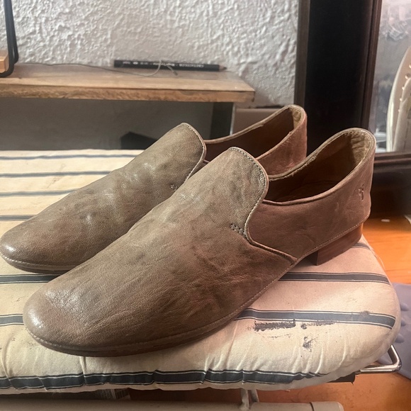 Frye taupe leather loafer 10 - Picture 1 of 7